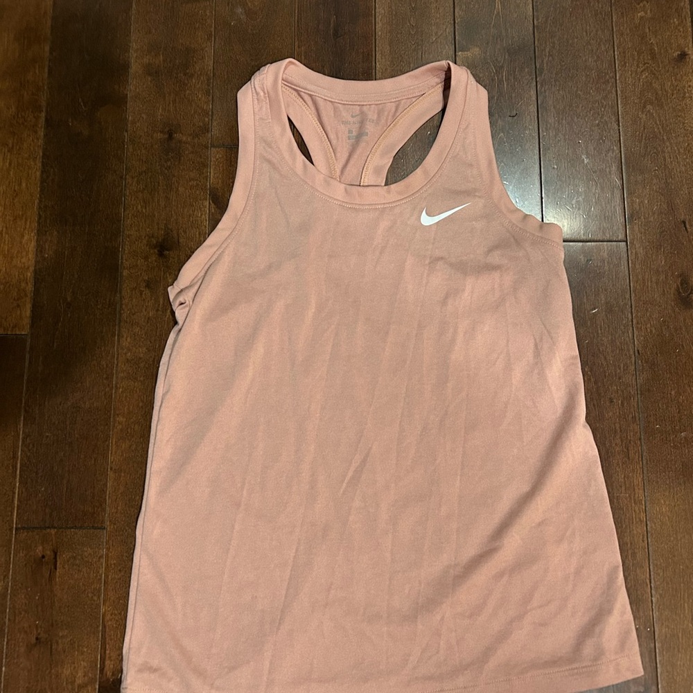NWOT women’s Nike tank size small